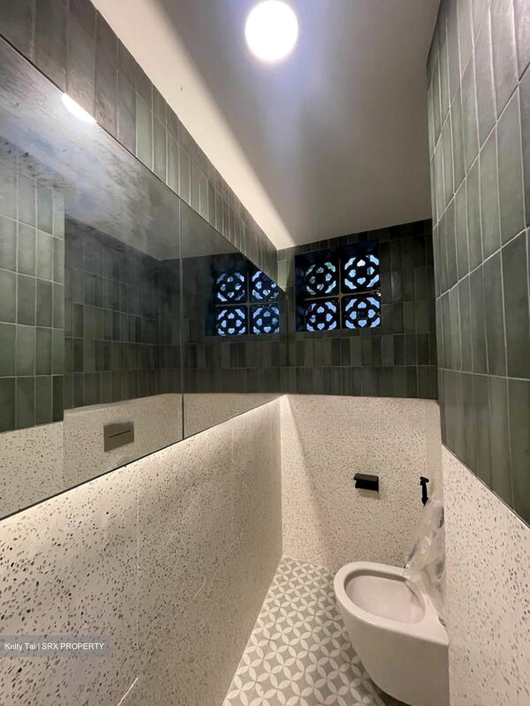 Lorong Telok (D1), Retail #450970981